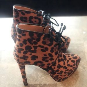 NEW! Jessica Simpson leopard microfiber booties. Size 5